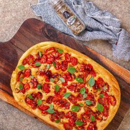 Focaccia com tomates confit